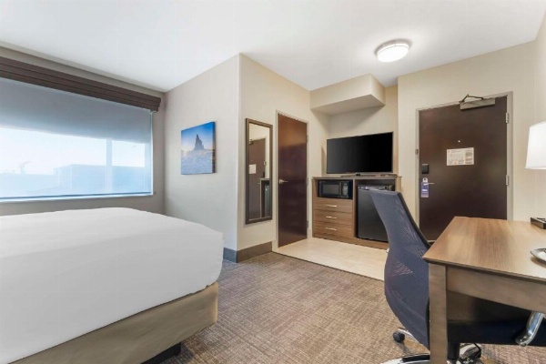 Comfort Inn image 10